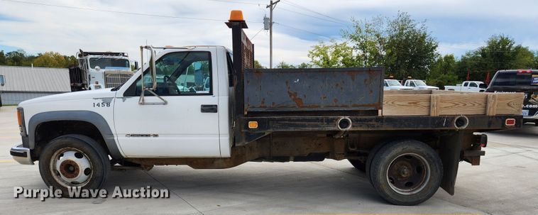 image for item MK9357 2000 Chevrolet 3500HD  flatbed pickup truck