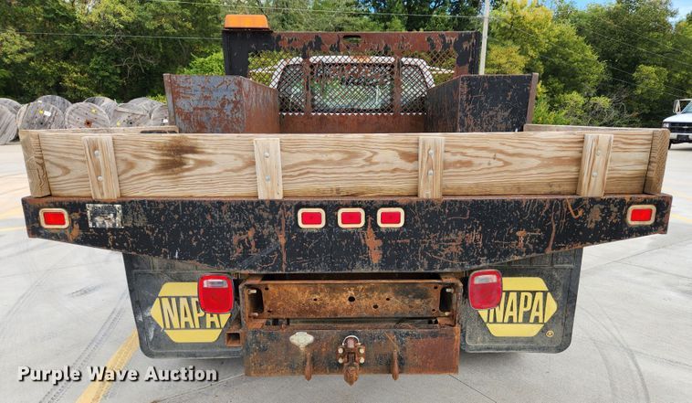 image for item MK9357 2000 Chevrolet 3500HD  flatbed pickup truck