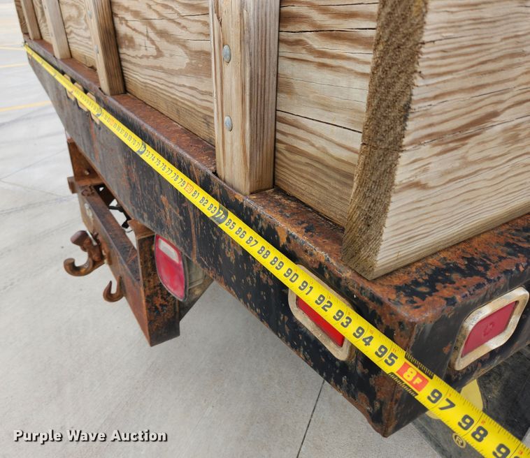 image for item MK9357 2000 Chevrolet 3500HD  flatbed pickup truck