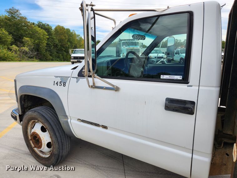 image for item MK9357 2000 Chevrolet 3500HD  flatbed pickup truck