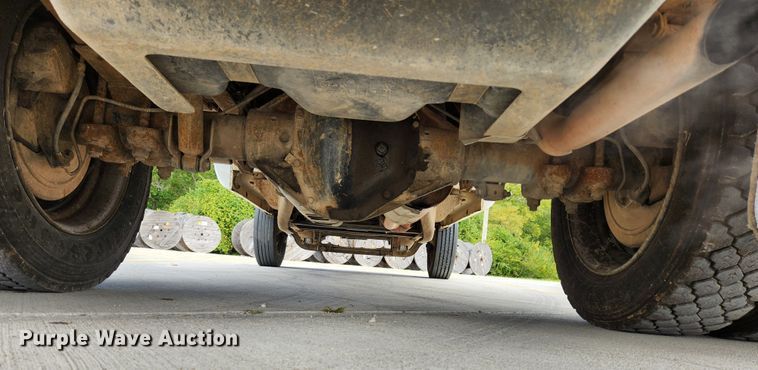 image for item MK9357 2000 Chevrolet 3500HD  flatbed pickup truck