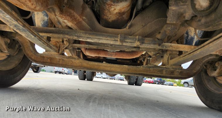 image for item MK9357 2000 Chevrolet 3500HD  flatbed pickup truck