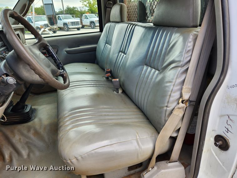 image for item MK9357 2000 Chevrolet 3500HD  flatbed pickup truck