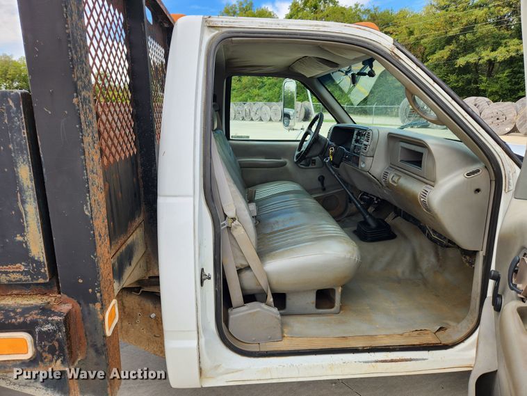 image for item MK9357 2000 Chevrolet 3500HD  flatbed pickup truck