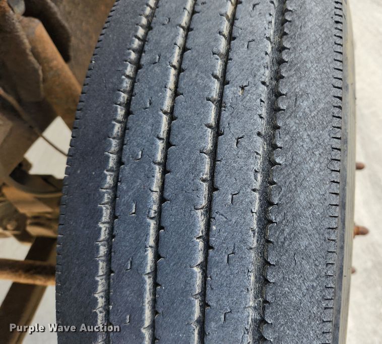 image for item MK9357 2000 Chevrolet 3500HD  flatbed pickup truck