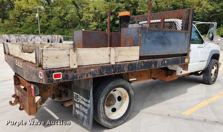 image for item MK9358 2000 Chevrolet 3500HD  flatbed pickup truck