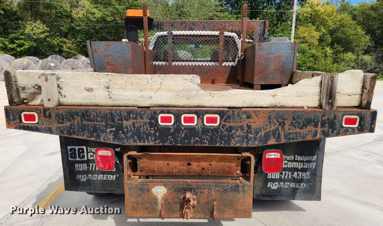 image for item MK9358 2000 Chevrolet 3500HD  flatbed pickup truck