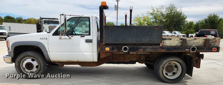 image for item MK9358 2000 Chevrolet 3500HD  flatbed pickup truck