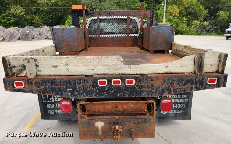 image for item MK9358 2000 Chevrolet 3500HD  flatbed pickup truck