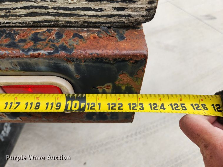 image for item MK9358 2000 Chevrolet 3500HD  flatbed pickup truck