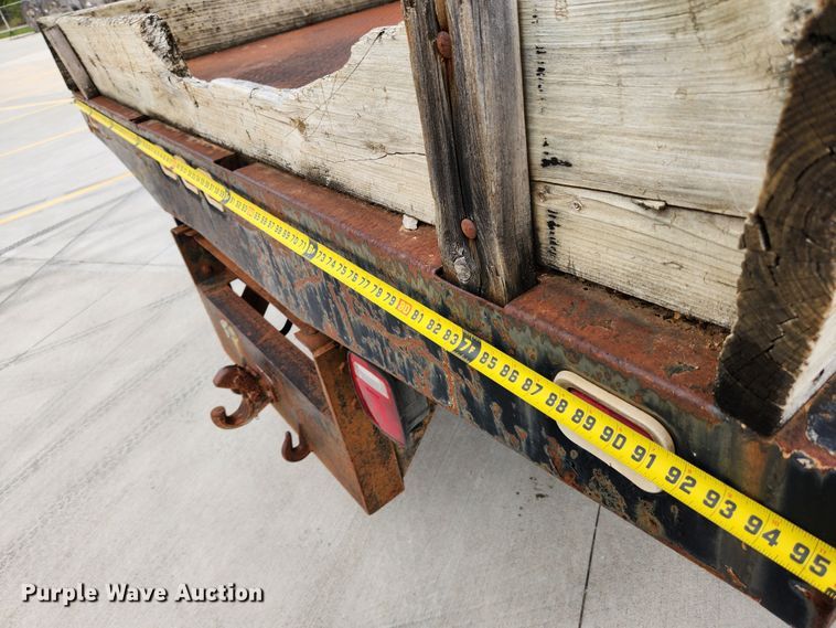 image for item MK9358 2000 Chevrolet 3500HD  flatbed pickup truck