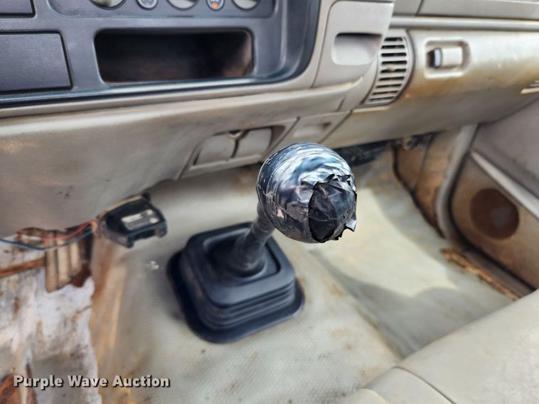 image for item MK9358 2000 Chevrolet 3500HD  flatbed pickup truck