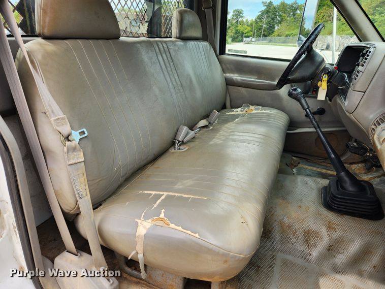 image for item MK9358 2000 Chevrolet 3500HD  flatbed pickup truck