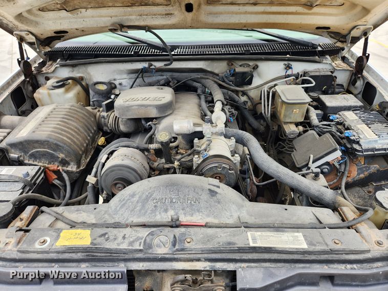 image for item MK9358 2000 Chevrolet 3500HD  flatbed pickup truck