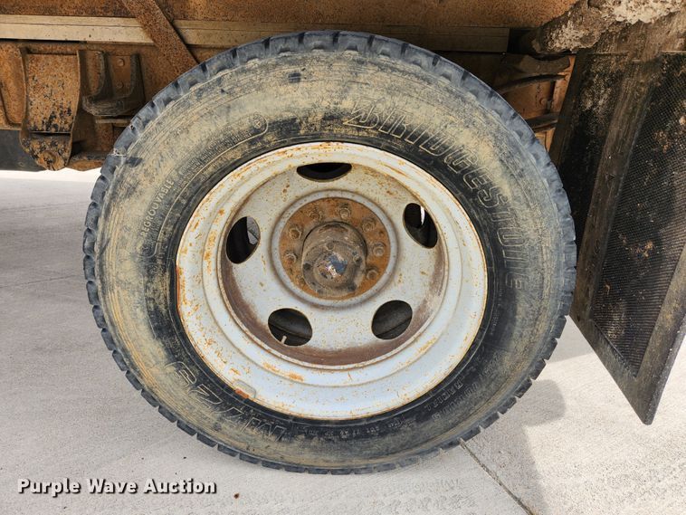 image for item MK9358 2000 Chevrolet 3500HD  flatbed pickup truck