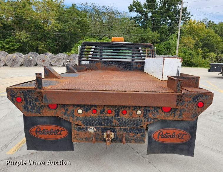 image for item MK9359 2000 Chevrolet 3500HD  flatbed pickup truck