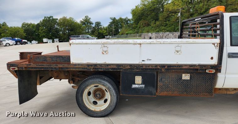 image for item MK9359 2000 Chevrolet 3500HD  flatbed pickup truck