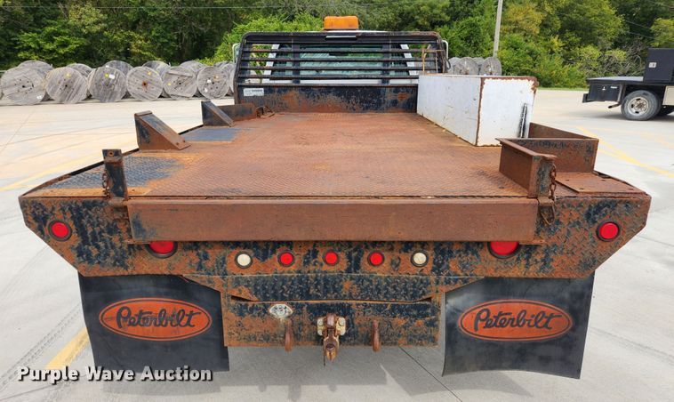 image for item MK9359 2000 Chevrolet 3500HD  flatbed pickup truck