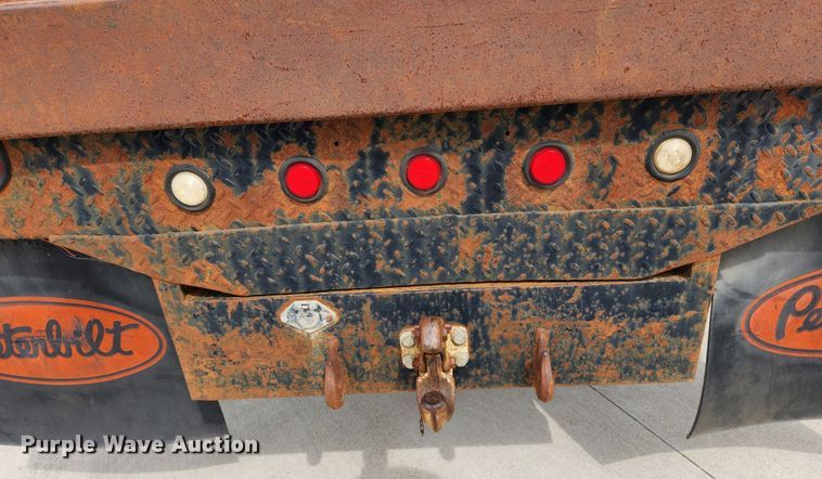 image for item MK9359 2000 Chevrolet 3500HD  flatbed pickup truck