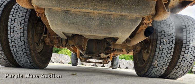 image for item MK9359 2000 Chevrolet 3500HD  flatbed pickup truck