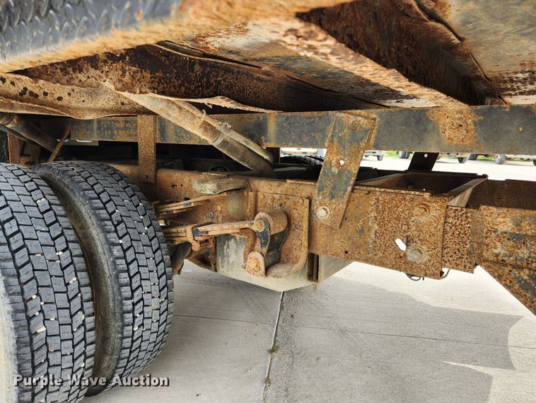 image for item MK9359 2000 Chevrolet 3500HD  flatbed pickup truck