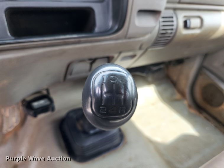 image for item MK9359 2000 Chevrolet 3500HD  flatbed pickup truck