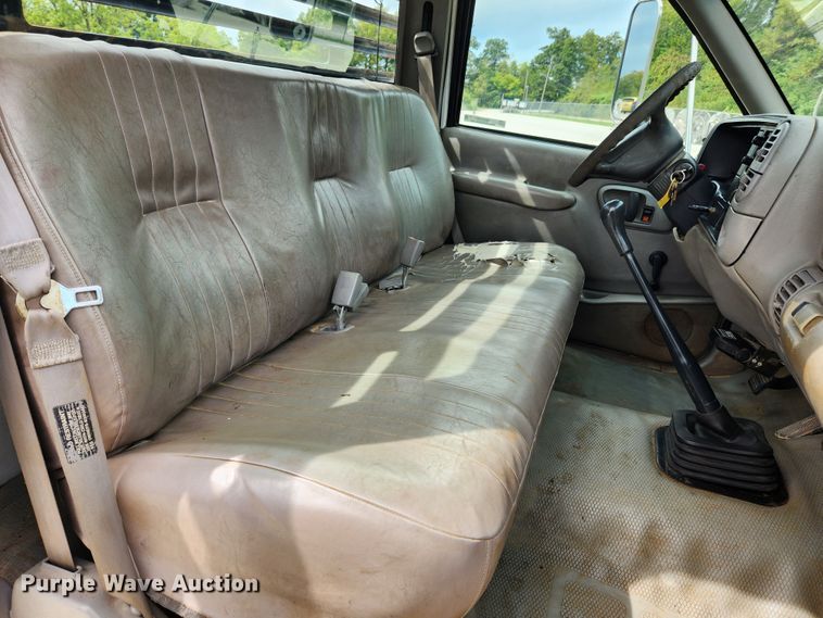 image for item MK9359 2000 Chevrolet 3500HD  flatbed pickup truck