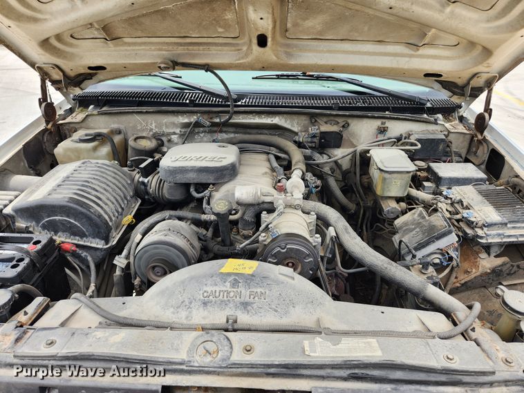 image for item MK9359 2000 Chevrolet 3500HD  flatbed pickup truck