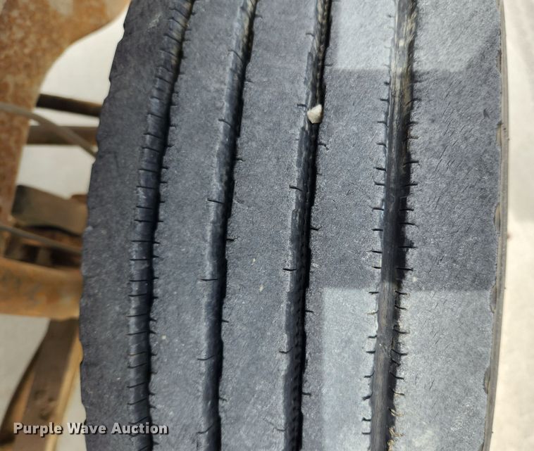 image for item MK9359 2000 Chevrolet 3500HD  flatbed pickup truck