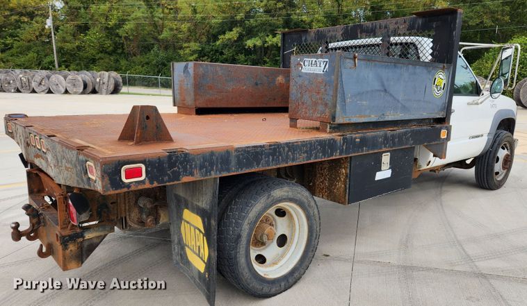image for item MK9360 2000 Chevrolet 3500HD  flatbed pickup truck