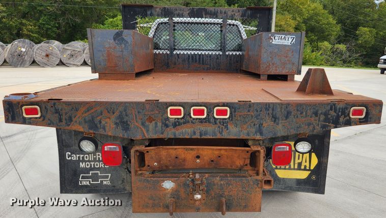 image for item MK9360 2000 Chevrolet 3500HD  flatbed pickup truck