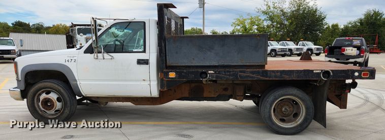 image for item MK9360 2000 Chevrolet 3500HD  flatbed pickup truck