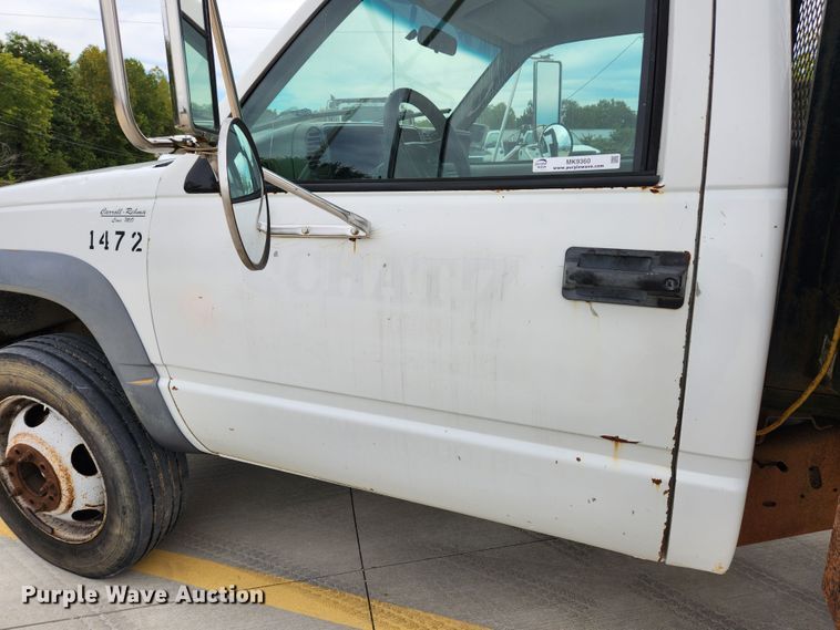 image for item MK9360 2000 Chevrolet 3500HD  flatbed pickup truck