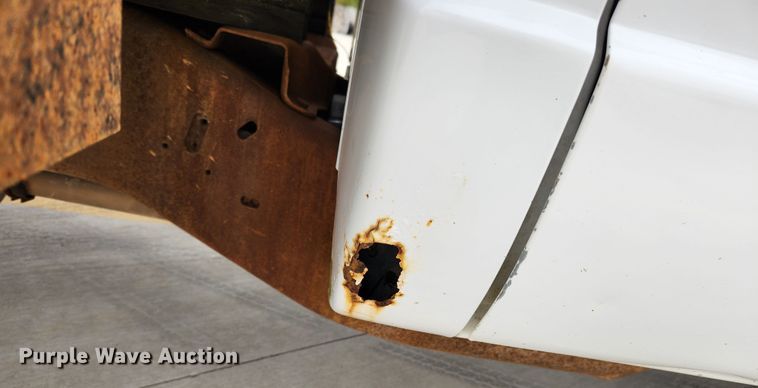 image for item MK9360 2000 Chevrolet 3500HD  flatbed pickup truck