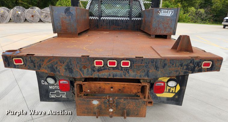 image for item MK9360 2000 Chevrolet 3500HD  flatbed pickup truck