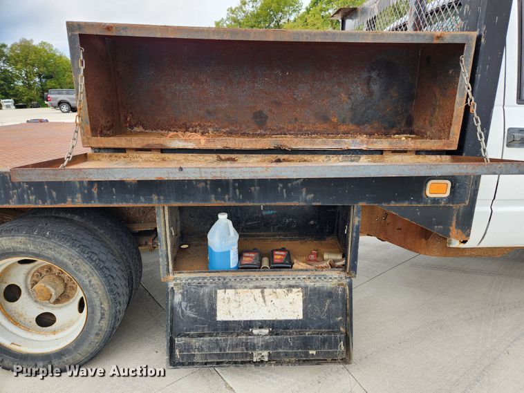 image for item MK9360 2000 Chevrolet 3500HD  flatbed pickup truck