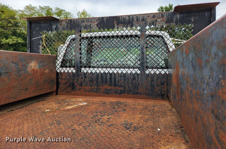 image for item MK9360 2000 Chevrolet 3500HD  flatbed pickup truck