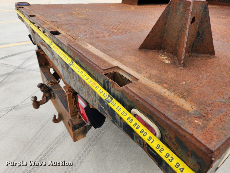 image for item MK9360 2000 Chevrolet 3500HD  flatbed pickup truck