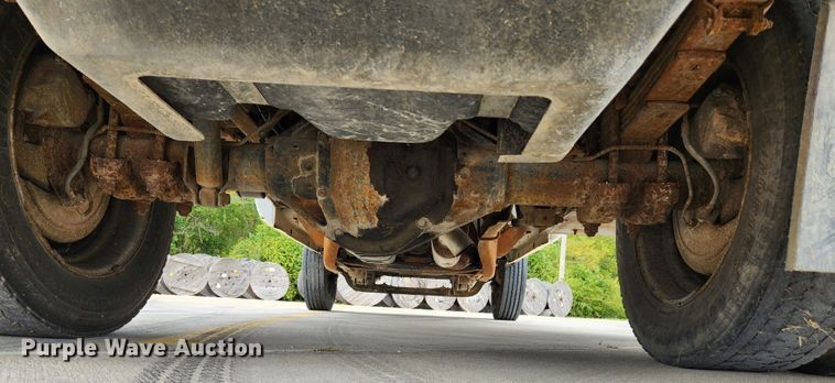 image for item MK9360 2000 Chevrolet 3500HD  flatbed pickup truck