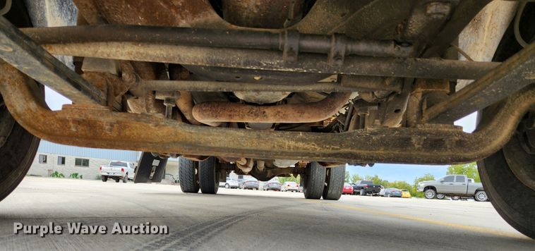 image for item MK9360 2000 Chevrolet 3500HD  flatbed pickup truck