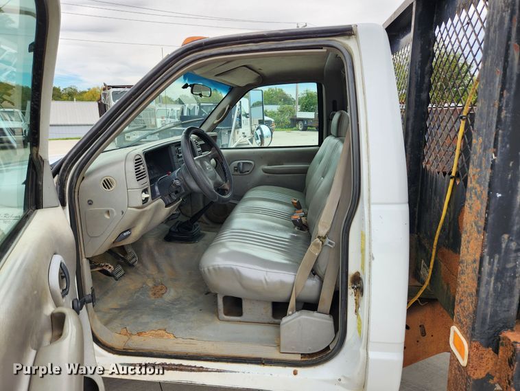 image for item MK9360 2000 Chevrolet 3500HD  flatbed pickup truck