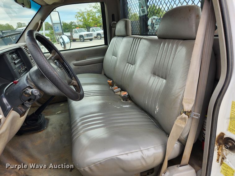 image for item MK9360 2000 Chevrolet 3500HD  flatbed pickup truck