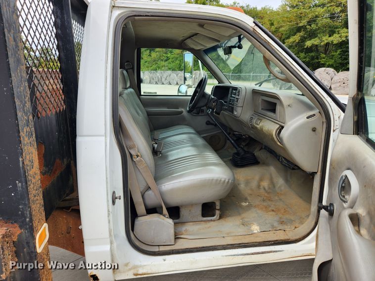 image for item MK9360 2000 Chevrolet 3500HD  flatbed pickup truck