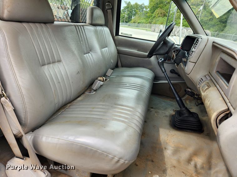 image for item MK9360 2000 Chevrolet 3500HD  flatbed pickup truck