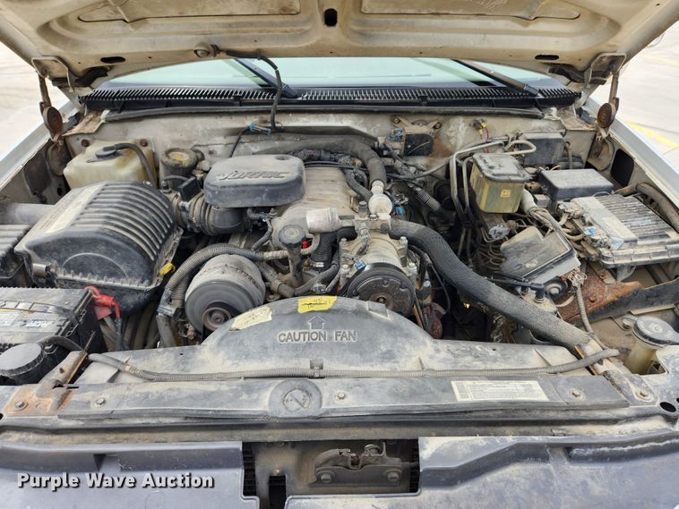 image for item MK9360 2000 Chevrolet 3500HD  flatbed pickup truck