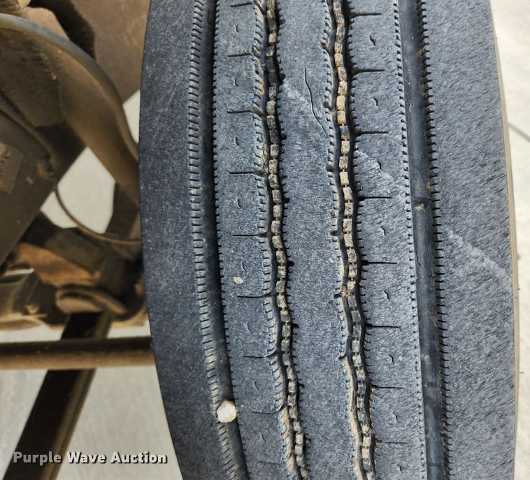 image for item MK9360 2000 Chevrolet 3500HD  flatbed pickup truck