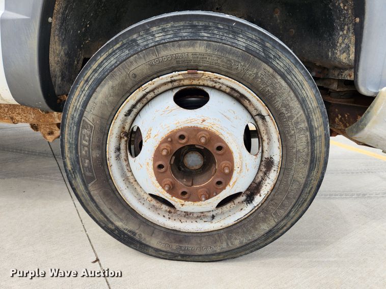 image for item MK9360 2000 Chevrolet 3500HD  flatbed pickup truck