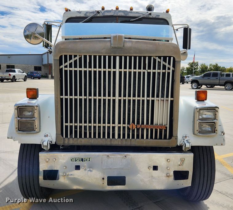 image for item MK9363 1991 International 9300  dump truck