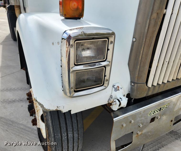 image for item MK9363 1991 International 9300  dump truck