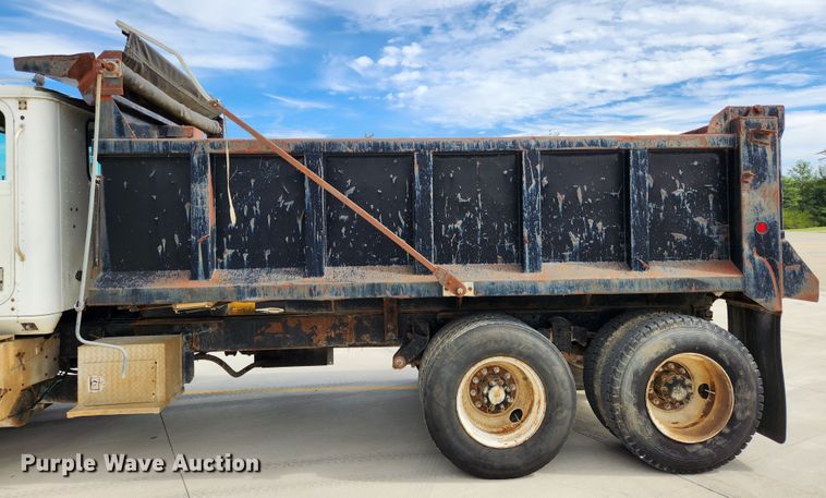 image for item MK9363 1991 International 9300  dump truck